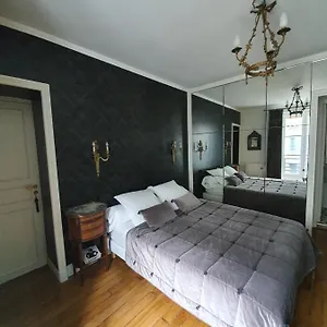 Chez Pepe Merle - D'hotes Au Coeur De , Parijs Frankrijk