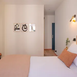 Tinah Paris, Aboukir , Parijs Frankrijk